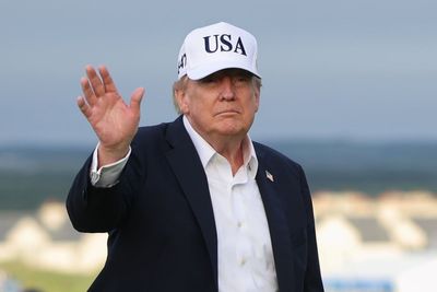 Ranting Trump blames ‘Dumocrats’ for not choosing $5,000 ‘bribe’ over winning midterms