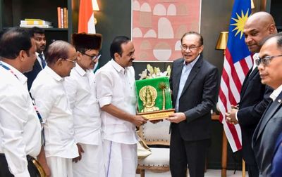 Malaysia PM Anwar Ibrahim meets Keralam CM, leaves for Maldives