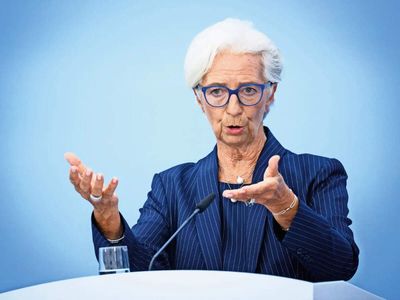 Europe facing unprecedented risk of being cut off from AI, Lagarde warns
