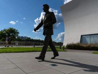 Ten ways to thank Trump: Kennedy Center's proposed inscriptions surface in court filing amid legal fight and cash crunch
