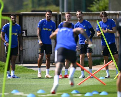 Chelsea midfielder spotted in training before Brentford clash after Xabi Alonso update