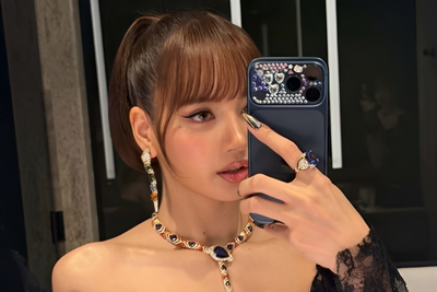 BLACKPINK Lisa Admits She Feared 'Being Put Back in a Box' by YG After Going Solo
