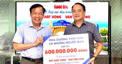 Giám đốc Dương Thái Sơn trao 600 triệu đồng giúp tân sinh viên, tiết lộ 'một niềm vui đặc biệt'