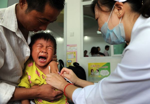 Judge Pauses Pediatricians' Lawsuit Over Kennedy's Vaccine Changes as Families Await October 6 Appeals Court Argument
