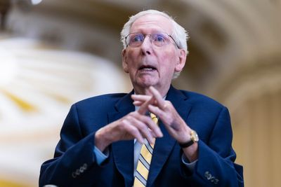 Internet has wild reactions to Sen. Mitch McConnell returning to Capitol Hill