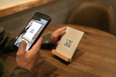 Scan a QR Code to Pay? Check These 3 Things Before Entering Your Card Number