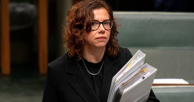 Push to get injured public servants back to work sooner as Comcare costs blow out