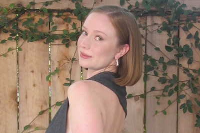 Hannah Einbinder Wishes Ed Sheeran 'Really Bad' Sunburn in Brutal Macklemore Tour Jab