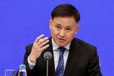 Global Market | China’s slower loan growth is becoming the new normal: PBOC Governor Pan Gongsheng