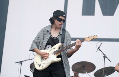 MUNA star Naomi McPherson to miss several dates of tour to be with dying mother