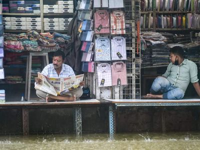 From UPI to cash? Retailers warn new MDR could hit small merchants ahead of festive season