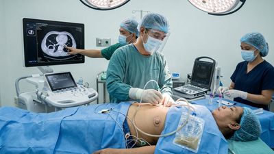 A Slipped Weight-Loss Band Was Tied to a Man's Large Lung Abscess 15 Years After Surgery