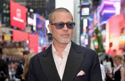How did Brad Pitt fool a delivery driver who recognised him?