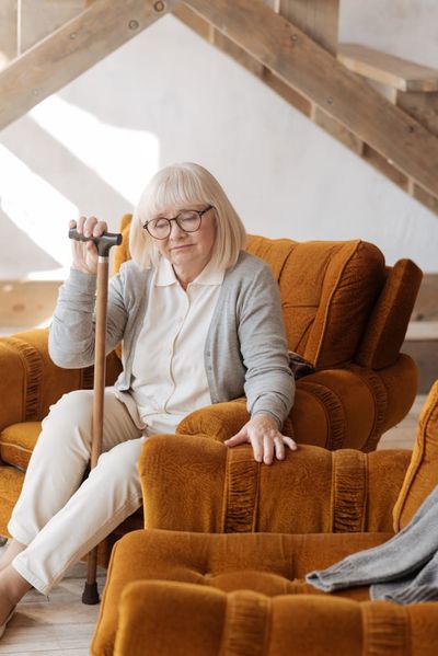 A Spouse Dies Before Taking an RMD — Who Has to Handle It?