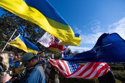 Robust House majority backs sanctions on Russia and Iran