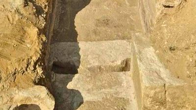 Egyptian archaeologists uncovered a tomb at Saqqara with 3 sealed sarcophagi