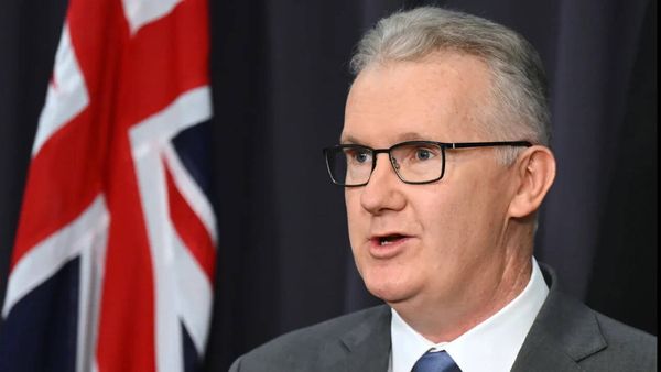 Australia to bar foreign students from bringing families