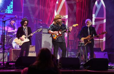 The Heartbreakers reunite for first performance since Tom Petty’s death with Chris Stapleton in tow