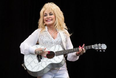 Dolly Parton accepts lifetime achievement award in video recorded before her death