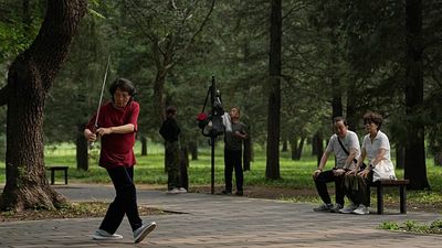 For cancer survivors, tai chi can ease sleep problems, fatigue and pain, study finds