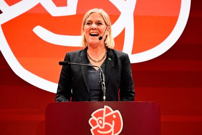 Complete vote count in Swedish election shows a narrow majority for the left-leaning opposition