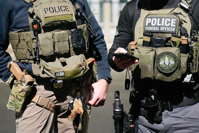 US Teen Says ICE Pepper-Sprayed and Detained Him While He Was en Route To Join Marines