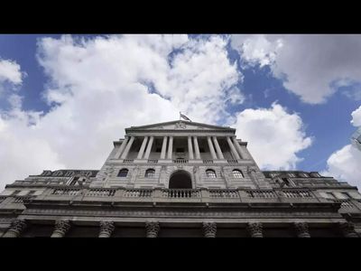 Bank of England sounds inflation alarm as it holds interest rates