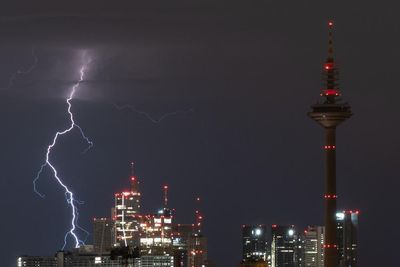 El Niño and global heating pushes water vapour in Earth’s atmosphere to record levels in August