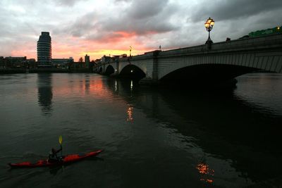 Met says investigation into the ‘Putney pusher’ remains ongoing