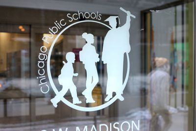 Chicago Public Schools Dual-Language Programs Teach Core Subjects in English, Spanish — Apply Before Deadline