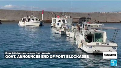 French fishermen to end blockades over fuel prices