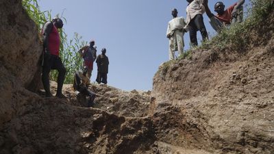 At least 37 suspected illegal miners die in custody in central Nigeria