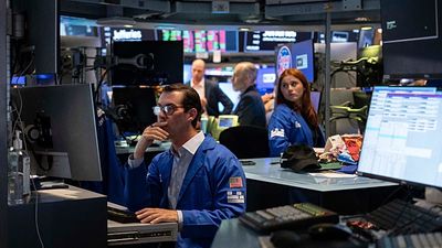 European stocks edge lower as oil prices and bond yields retreat