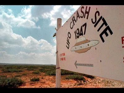 A sheep rancher from New Mexico found strange debris scattered across the desert near Roswell in 1947. Newspapers declared a ‘flying saucer’ had been captured, and 47 years later, investigators linked it to a secret Cold War program