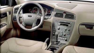 Volvo Heard You: More Buttons Are Coming Back