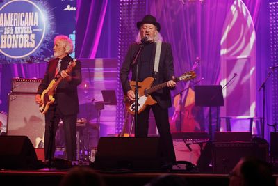 The Heartbreakers reunite for first show since Tom Petty’s death