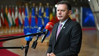 Portuguese prime minister outlines plan to tackle rising living costs without changing VAT