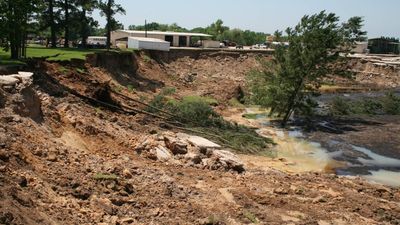 Daisetta Sinkhole Collapse: Texas town watches earth crack open; crater still reshapes life