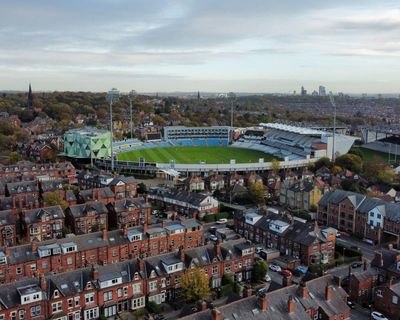 Somerset and Nottinghamshire title hopes hit by defeats: County Championship cricket, day four – as it happened