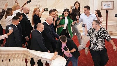 Three parties to attempt to form new cabinet following Romanian election