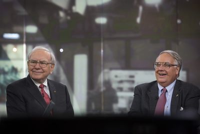 Meet Warren Buffett's son Howard, a former sheriff, war photographer, and now, Berkshire's new chairman