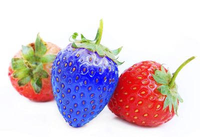 Those “Rare Blue Strawberry” Seeds Online Look Amazing — But Do They Actually Exist?