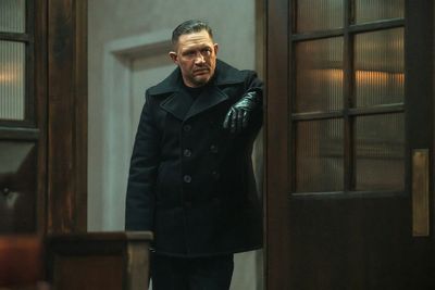 The Best Crime Show You're Not Watching Uses Tom Hardy Even Better Than 'Venom'