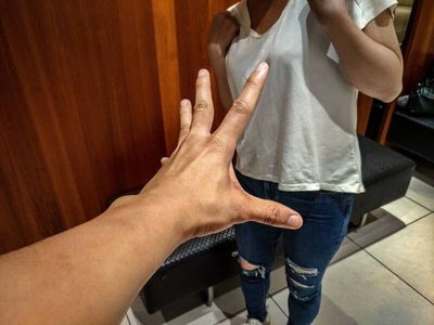 「妳是我生的為什麼不能用！」1少女遭狼父洗腦 襲胸誤認「親子正常互動」