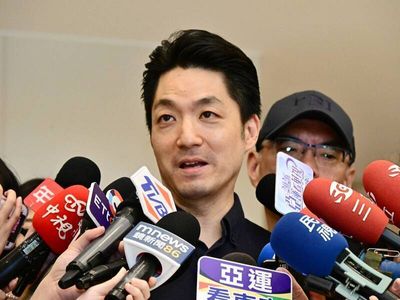 稿子還沒寫好？傳蔣萬安退王偉忠通告、專訪又跳票