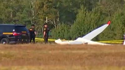 US glider planes collide mid-air in New York, one pilot killed