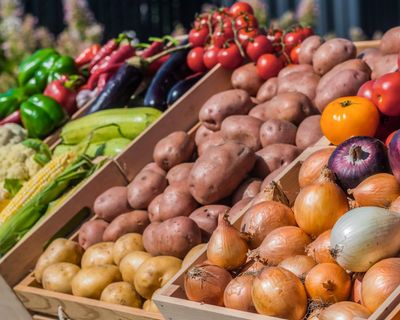 Likelihood of eating fresh produce increases with income for US adults, new CDC report shows