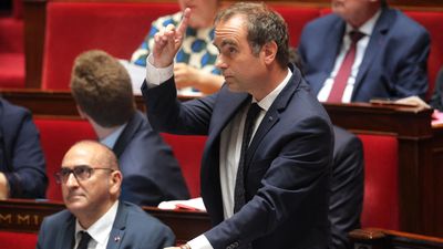 La dette publique de la France frôlera les 122 % du PIB en 2027, un record