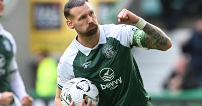Hibernian 1-1 Aberdeen: Martin Boyle strikes as managerless hosts gain a point