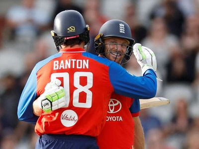 England complete T20 sweep over Sri Lanka to go back on top of world rankings